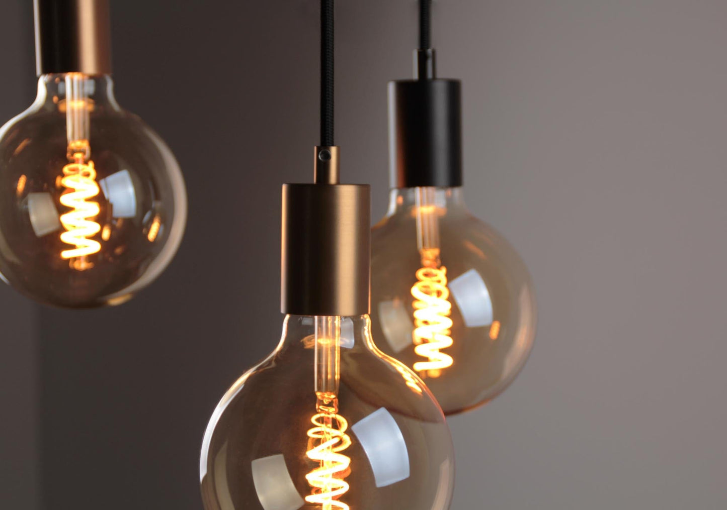 Vintlux E27 Dimmable LED Filament Lamp 4W G125 265lm 2200K Karu Globe XL Gold