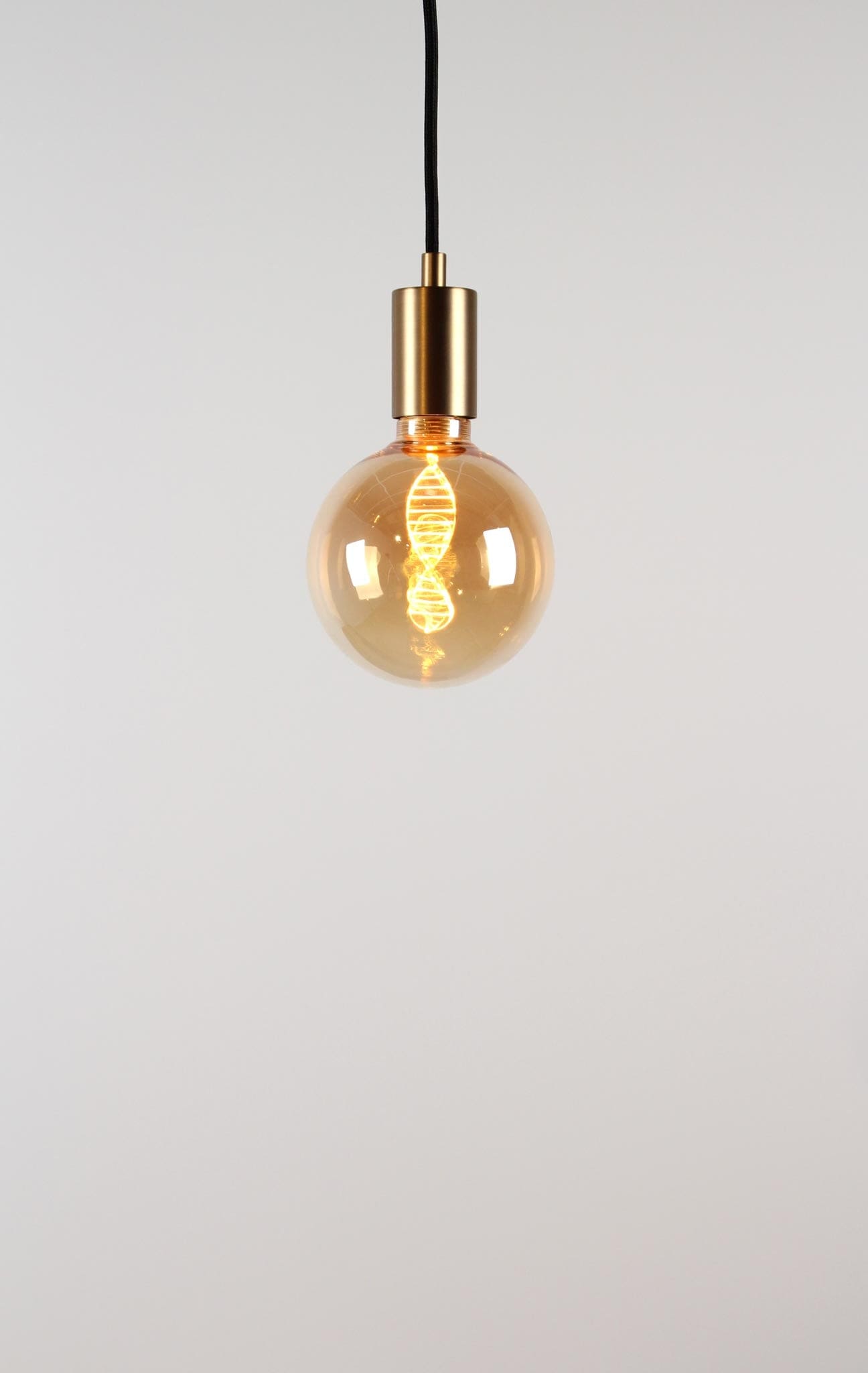 Vintlux E27 Dimmable LED Filament Lamp 4W G125 110lm 1800K Kyodai DNA Globe XL Gold