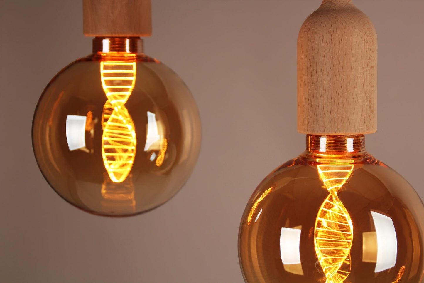 Vintlux E27 Dimmable LED Filament Lamp 4W G125 110lm 1800K Kyodai DNA Globe XL Gold