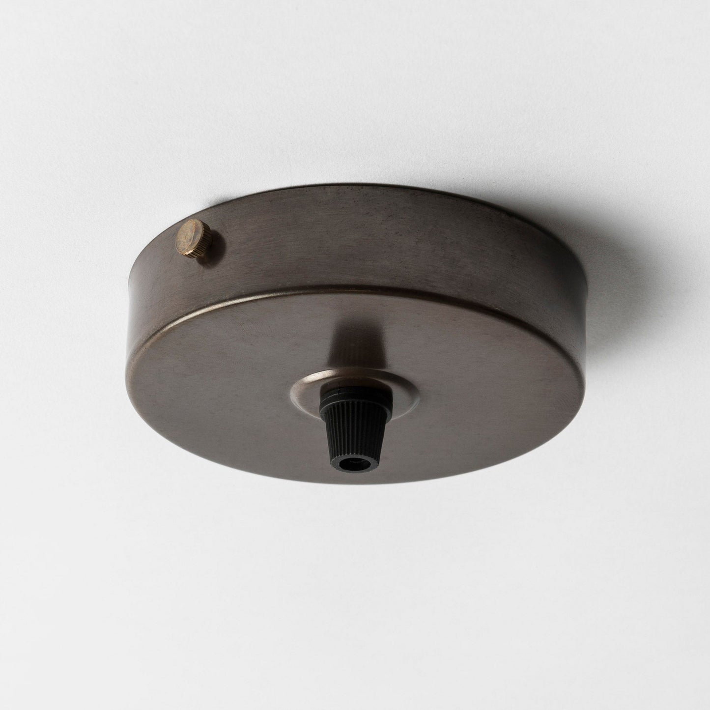 Old English Brass 100mm Steel Ceiling Rose - 1 Outlet - www.enamelshades.co.uk