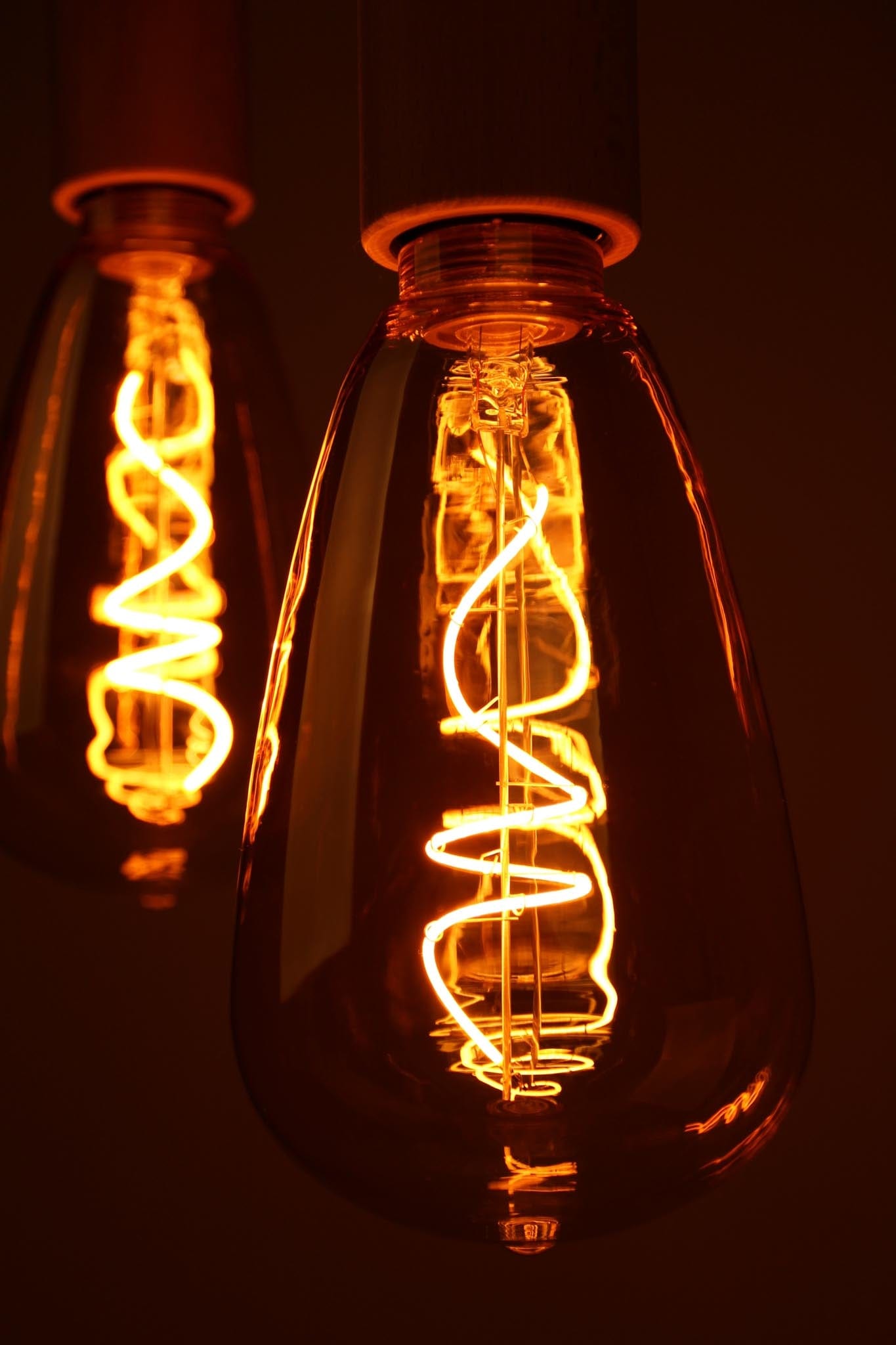 Vintlux E27 Dimmable LED Filament Lamp 4W SF100 265lm 2200K Kyodai Fluxx Edison XL Gold